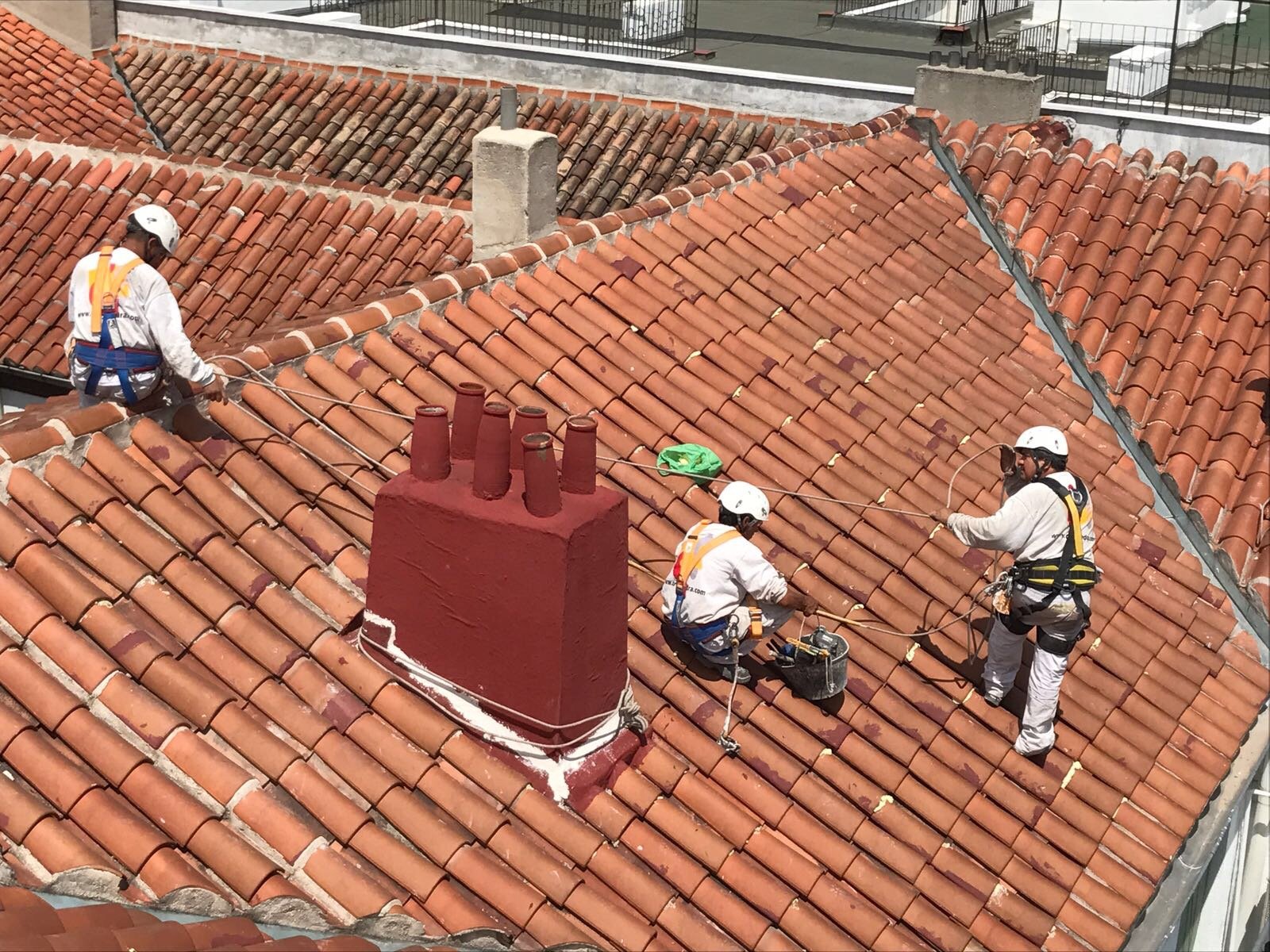 reparación de tejados con humedad